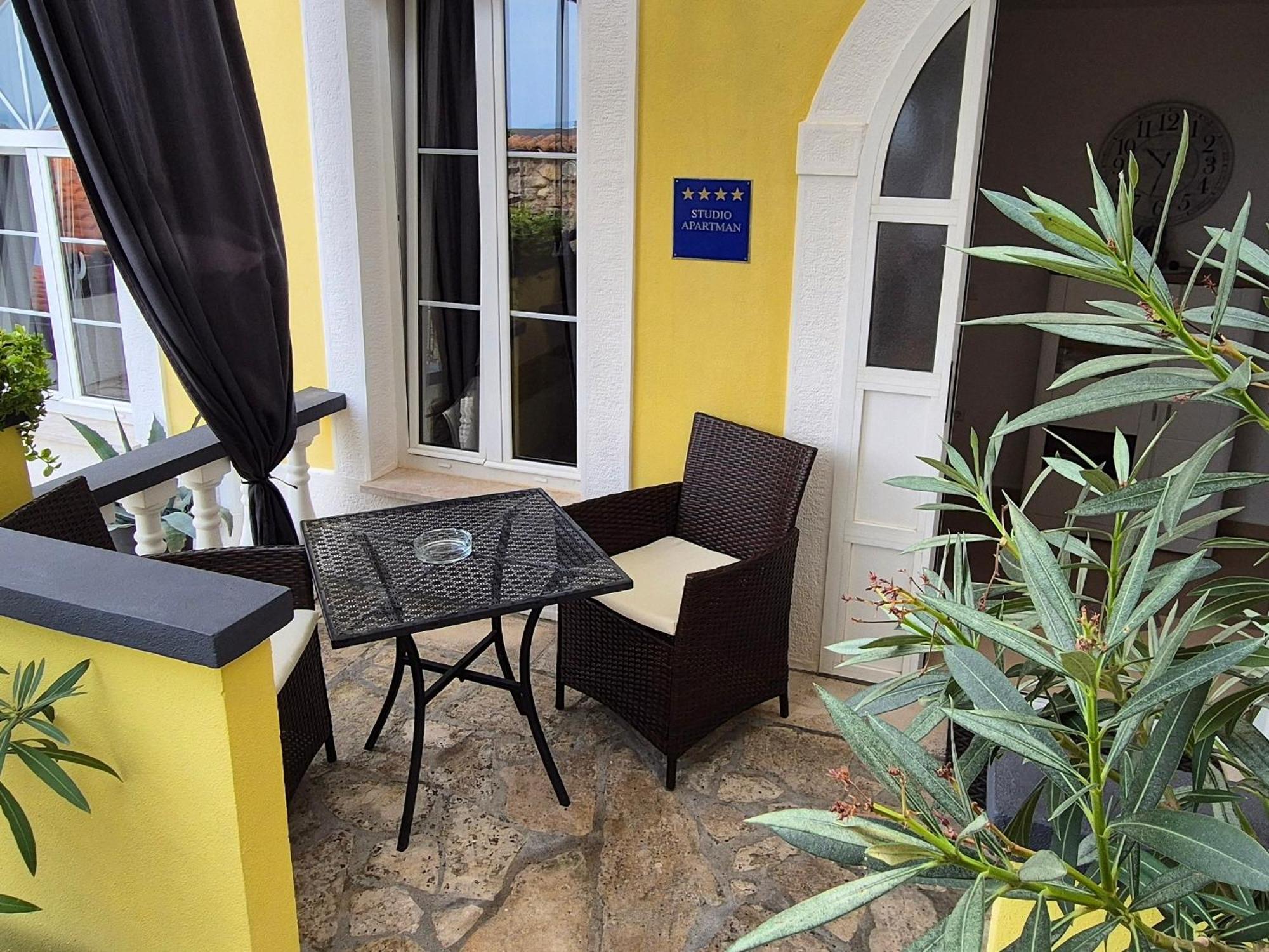 מאלי לוסיניי Vivi Studio Apartments חדר תמונה