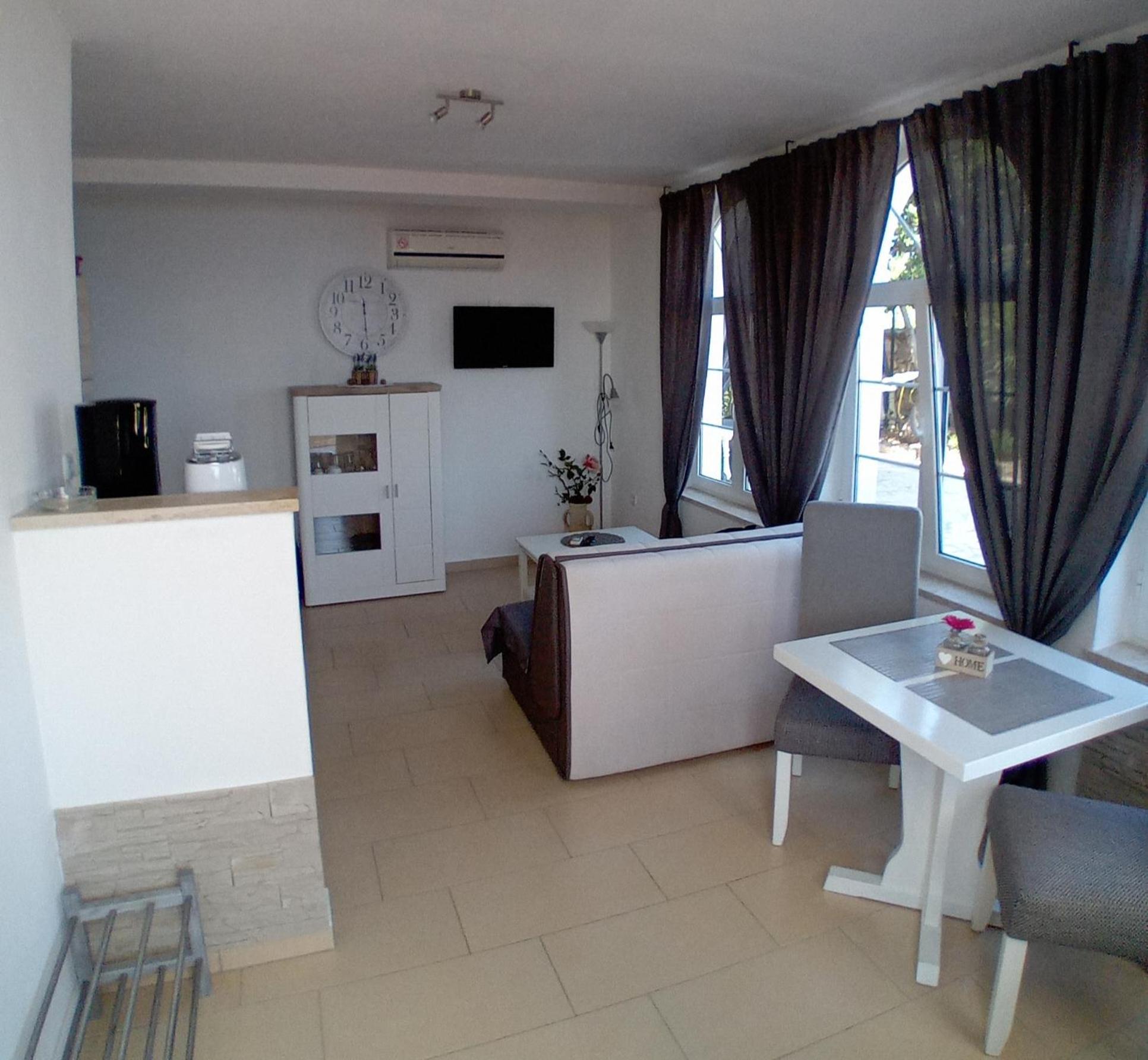 מאלי לוסיניי Vivi Studio Apartments מראה חיצוני תמונה