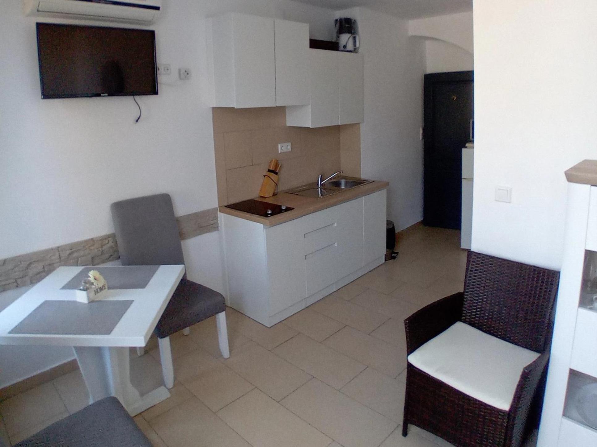 מאלי לוסיניי Vivi Studio Apartments חדר תמונה